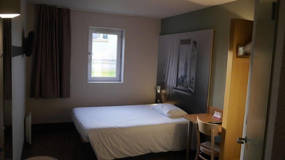 Ibis Budget Caen Memorial Saint-Contest Esterno foto