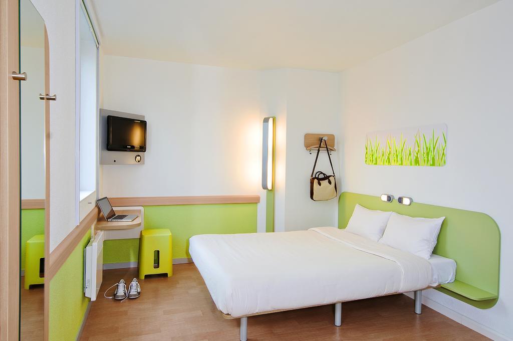 Ibis Budget Caen Memorial Saint-Contest Esterno foto